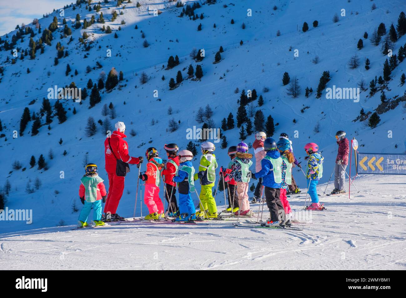 Frankreich, Hautes Alpes, Risoul 1850, das Skigebiet, ESF-Skischule für Kinder Stockfoto
