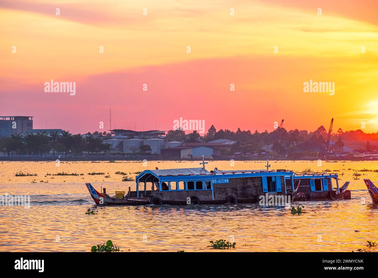 Vietnam, Mekong Delta, Provinz Vinh Long, eine Binh Insel, Sonnenuntergang auf dem Co Chien Fluss, Nebenfluss des Mekong Stockfoto