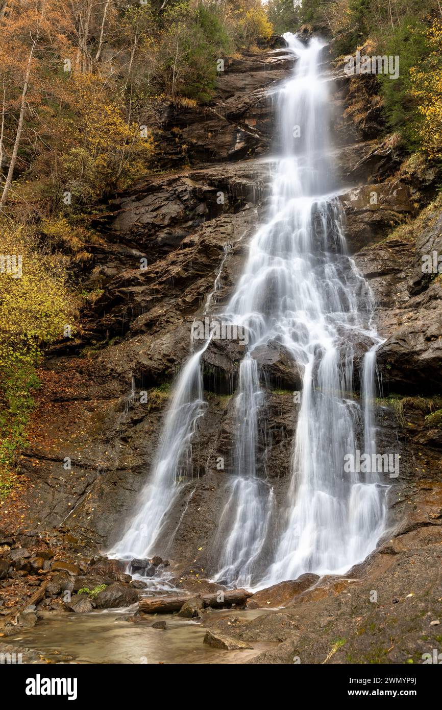 Wasserfall in Hart bei Fuegen im Zillertal, Tirol, Österreich Stockfoto