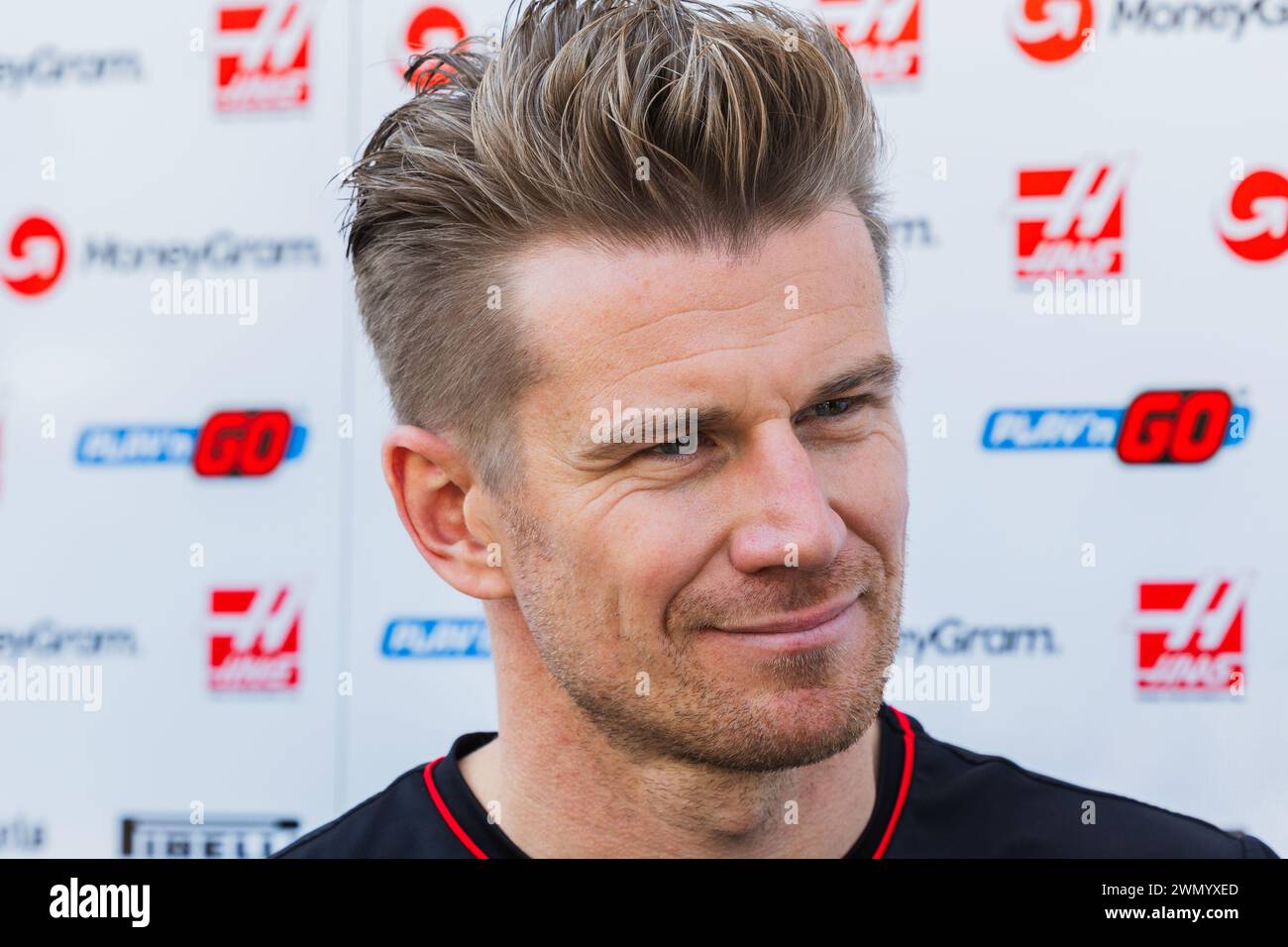 MANAMA, BAHRAIN, BAHRAIN International Circuit, 28.Feb.2024: Nico Hulkenberg aus Deutschland und MoneyGram Haas F1 Team während der Formel 1 Bahrain Grand PR Stockfoto