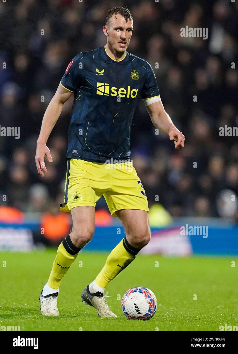 Blackburn, Großbritannien. Februar 2024. Dan Burn von Newcastle United während des FA Cup Spiels in Ewood Park, Blackburn. Der Bildnachweis sollte lauten: Andrew Yates/Sportimage Credit: Sportimage Ltd/Alamy Live News Stockfoto