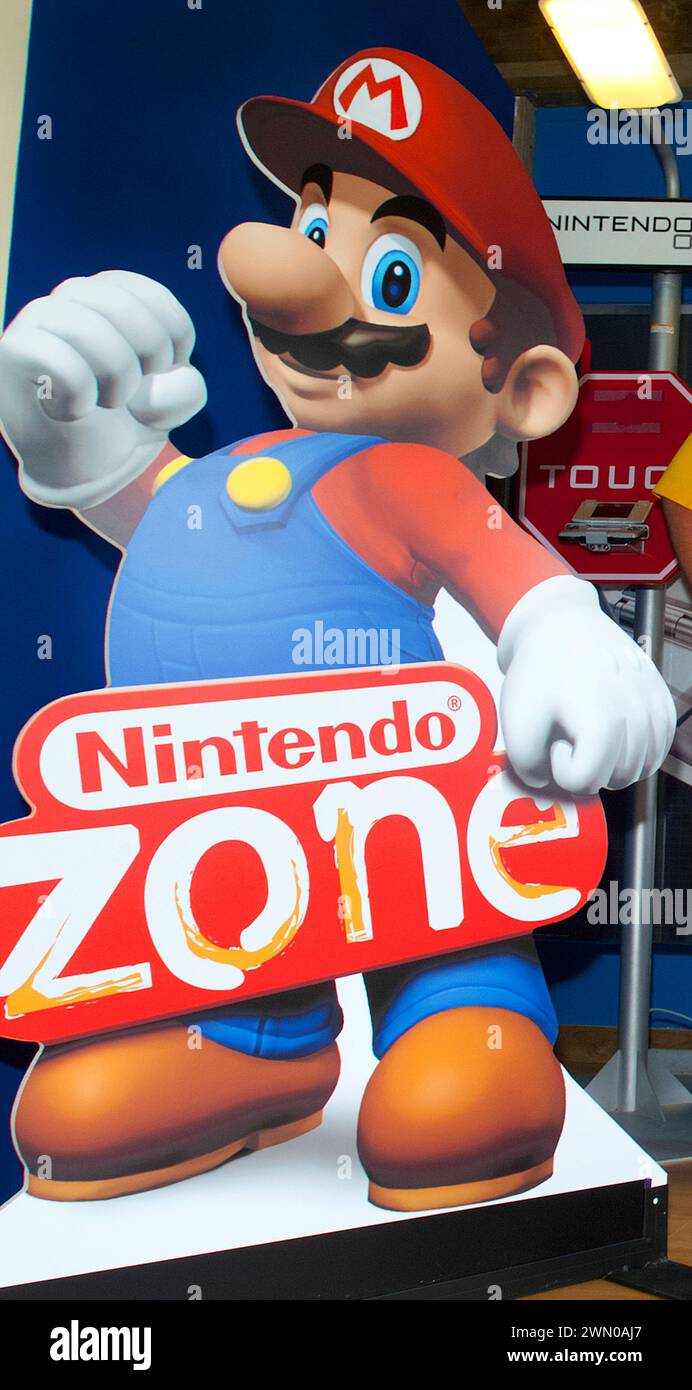 Super Mario Nintendo Pappe ausgeschnitten Stockfoto