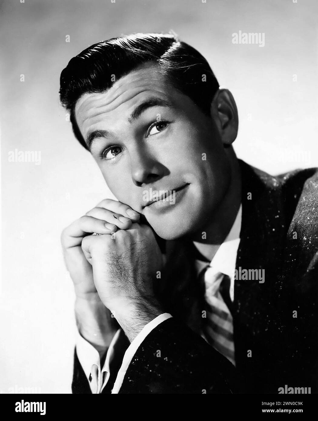 Johnny Carson. Porträt des amerikanischen Fernsehmoderators, Komikers und Schriftstellers John William Carson (1925–2005), Werbefoto, 1957 Stockfoto