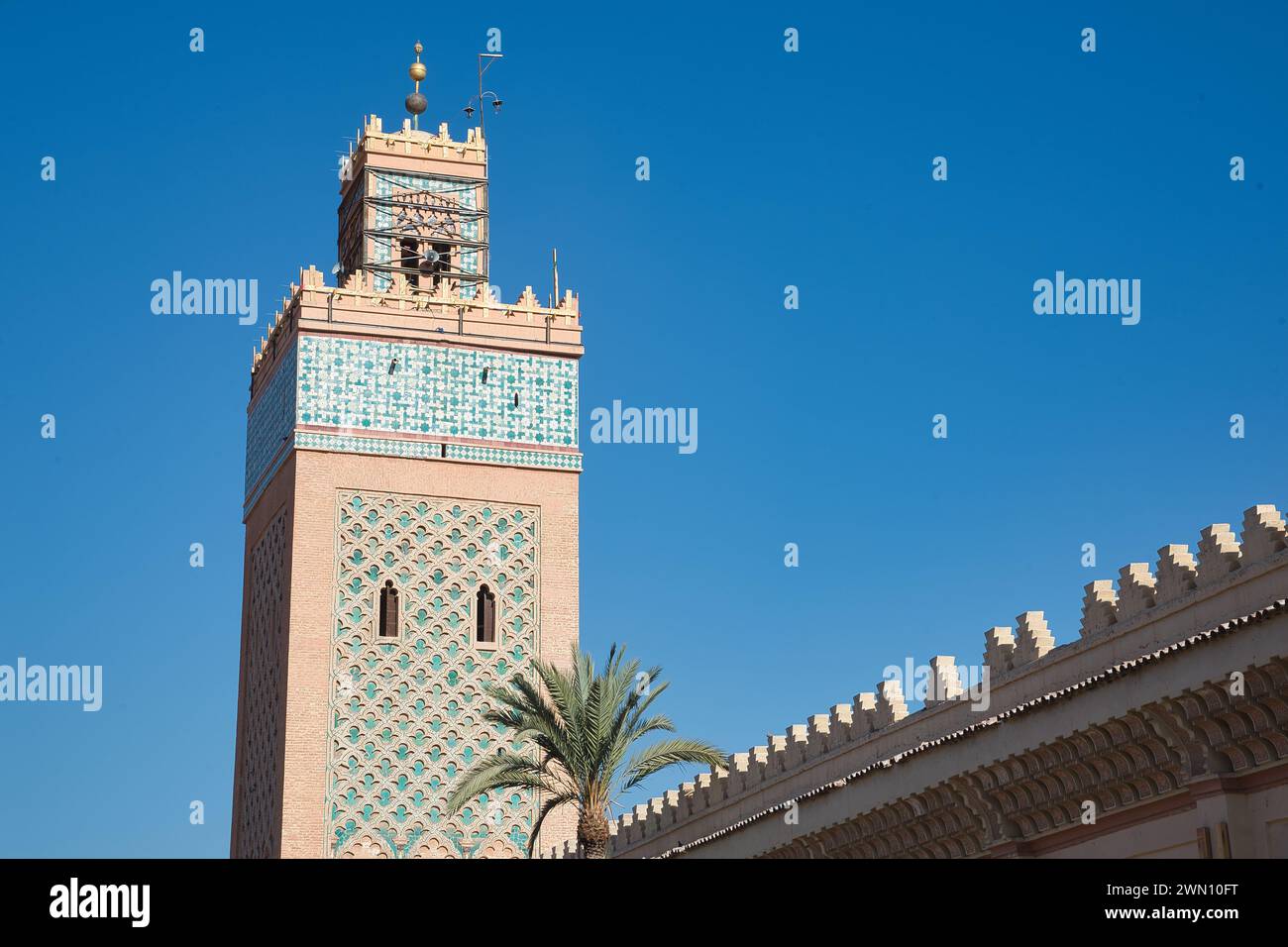 Außenansicht des Minaretts der Kasbah-Moschee, Marrakesch, Marokko Stockfoto