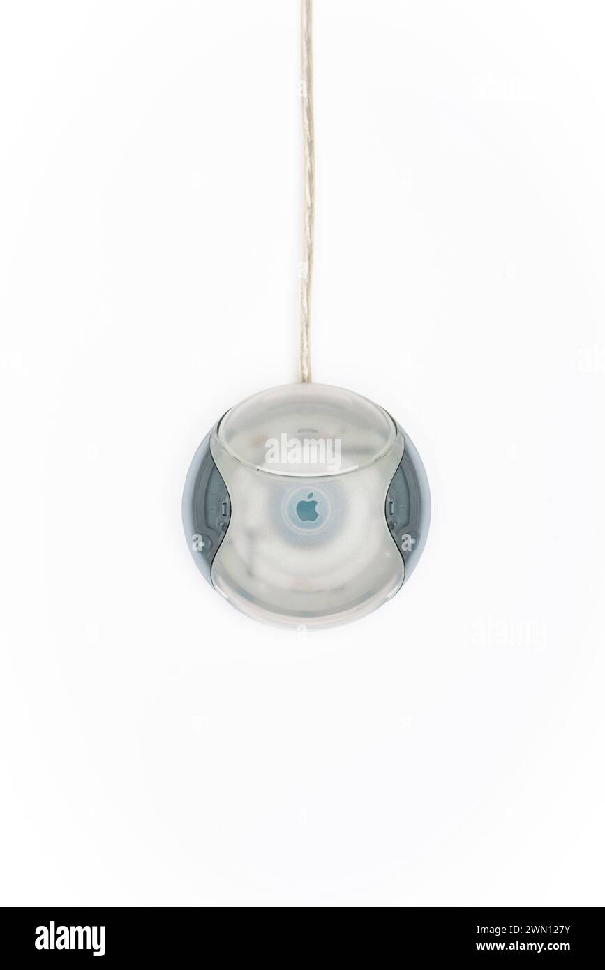 Vintage Apple Hockey Puck Maus, die 1998 mit dem Original iMac G3 geliefert wurde: Phillip Roberts Stockfoto