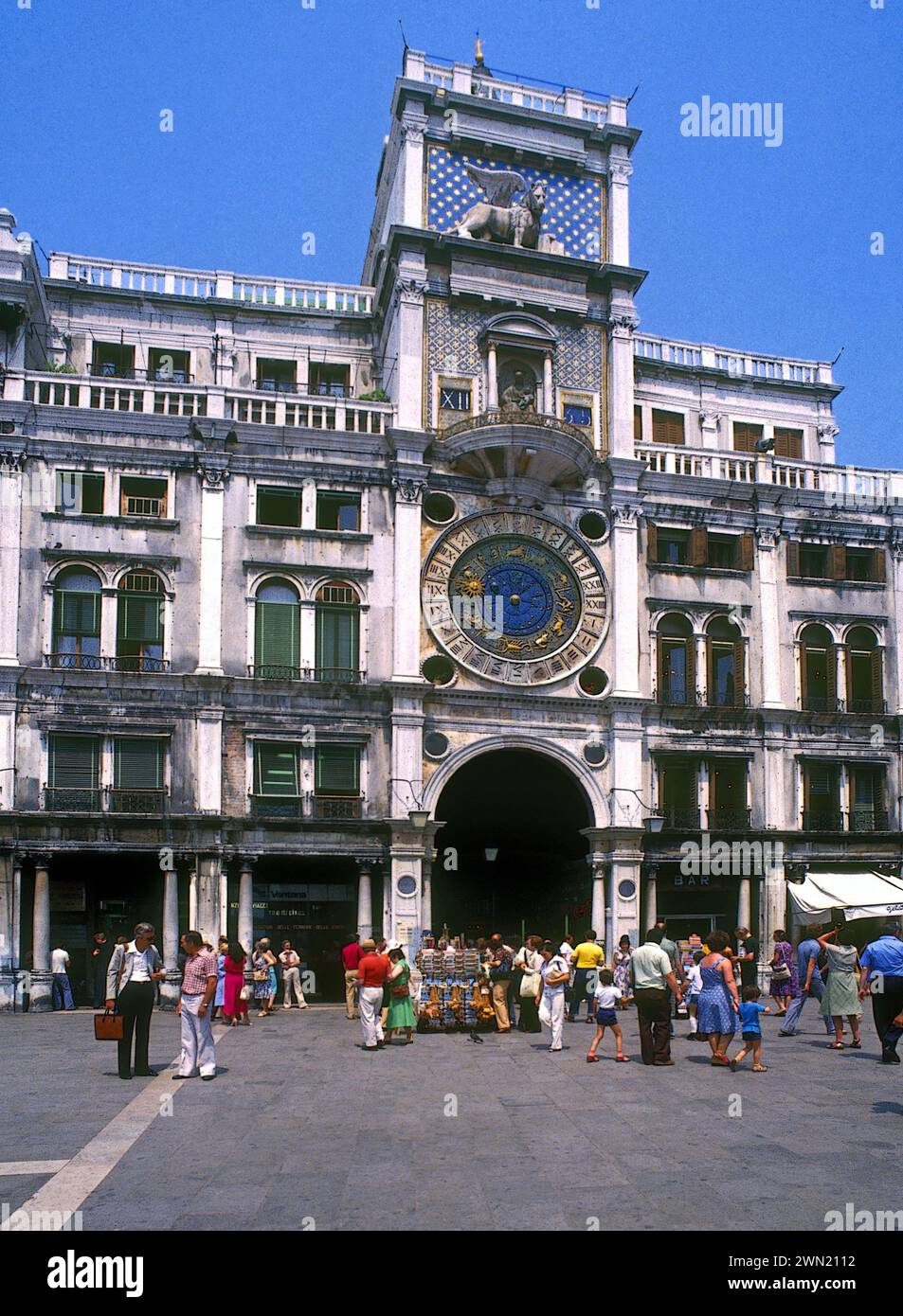 Der Uhrenturm ist ein Venedig. Stockfoto