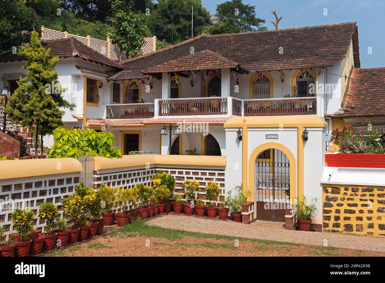 Haus aus der Kolonialzeit Fontainhas Panjim Goa Indien Stockfoto
