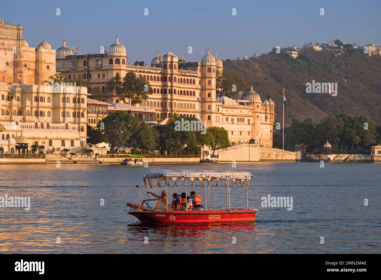 City Palace Pichola-See Udaipur Rajasthan Indien Stockfoto