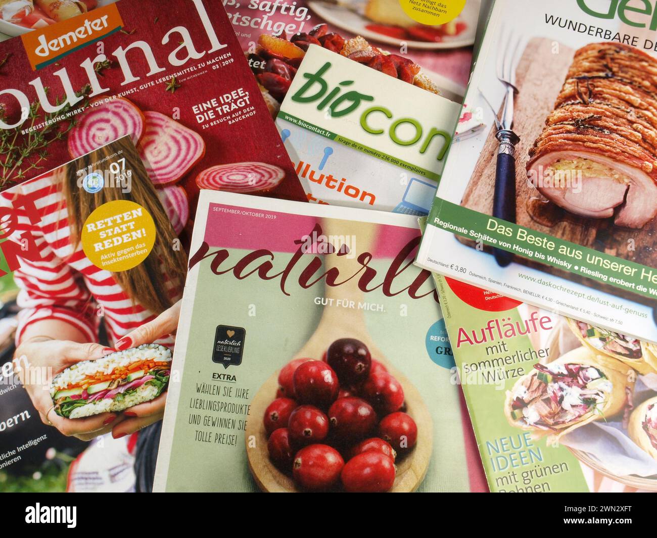 Deutsche Lebensmittel- und Kochzeitschriften - Bio Food Magazine Stockfoto