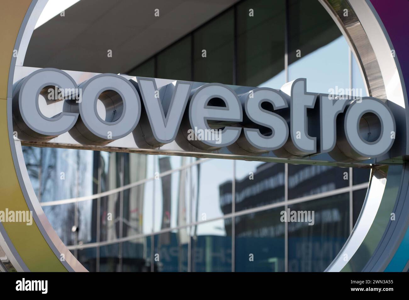Die Konzernzentrale der COVESTRO AG, Firmenlogo, Logo, Architektur, Covestro Corporate Headquarters, Architektur, allgemein, Feature, Randmotiv, Symbolfoto Bilanzpressekonferenz der COVESTRO AG in Leverkusen am 29.02.2024. *** Der Hauptsitz der COVESTRO AG, Firmenlogo, Logo, Architektur, Covestro Corporate Headquarters, Architektur, Allgemein, Feature, Grenzmotiv, Symbol Foto Bilanz Pressekonferenz der COVESTRO AG in Leverkusen am 29 02 2024 Stockfoto