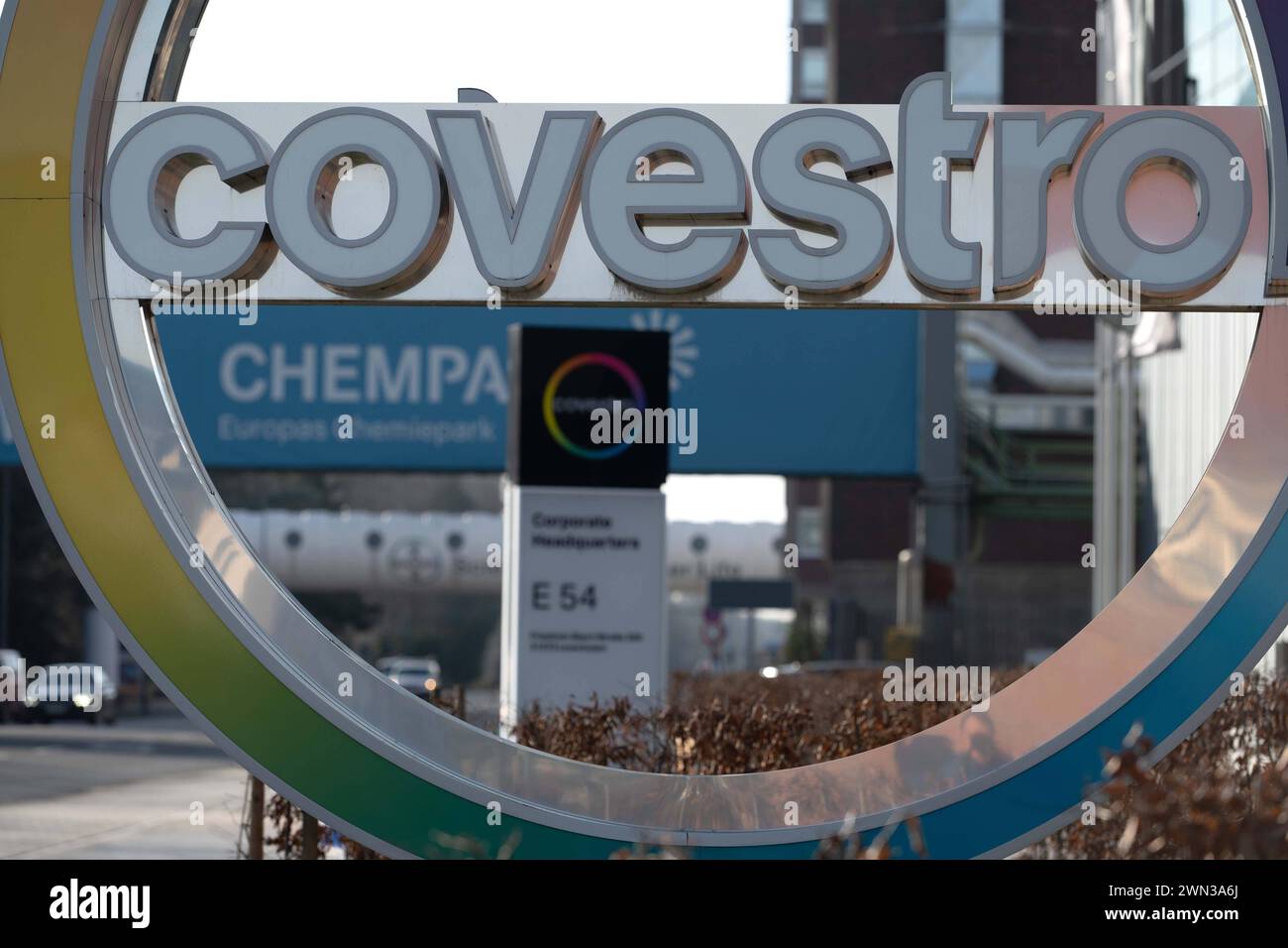 Die Konzernzentrale der COVESTRO AG, Firmenlogo, Logo, Architektur, Covestro Corporate Headquarters, Architektur, allgemein, Feature, Randmotiv, Symbolfoto Bilanzpressekonferenz der COVESTRO AG in Leverkusen am 29.02.2024. *** Der Hauptsitz der COVESTRO AG, Firmenlogo, Logo, Architektur, Covestro Corporate Headquarters, Architektur, Allgemein, Feature, Grenzmotiv, Symbol Foto Bilanz Pressekonferenz der COVESTRO AG in Leverkusen am 29 02 2024 Stockfoto