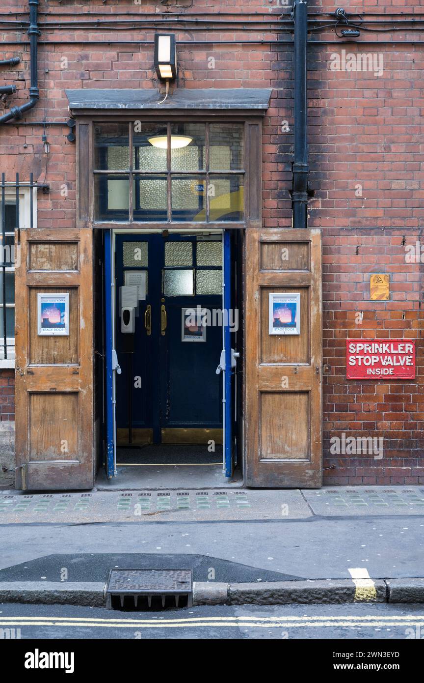 Apollo Theatre Bühnentür in der Archer Street Soho London England Großbritannien Stockfoto