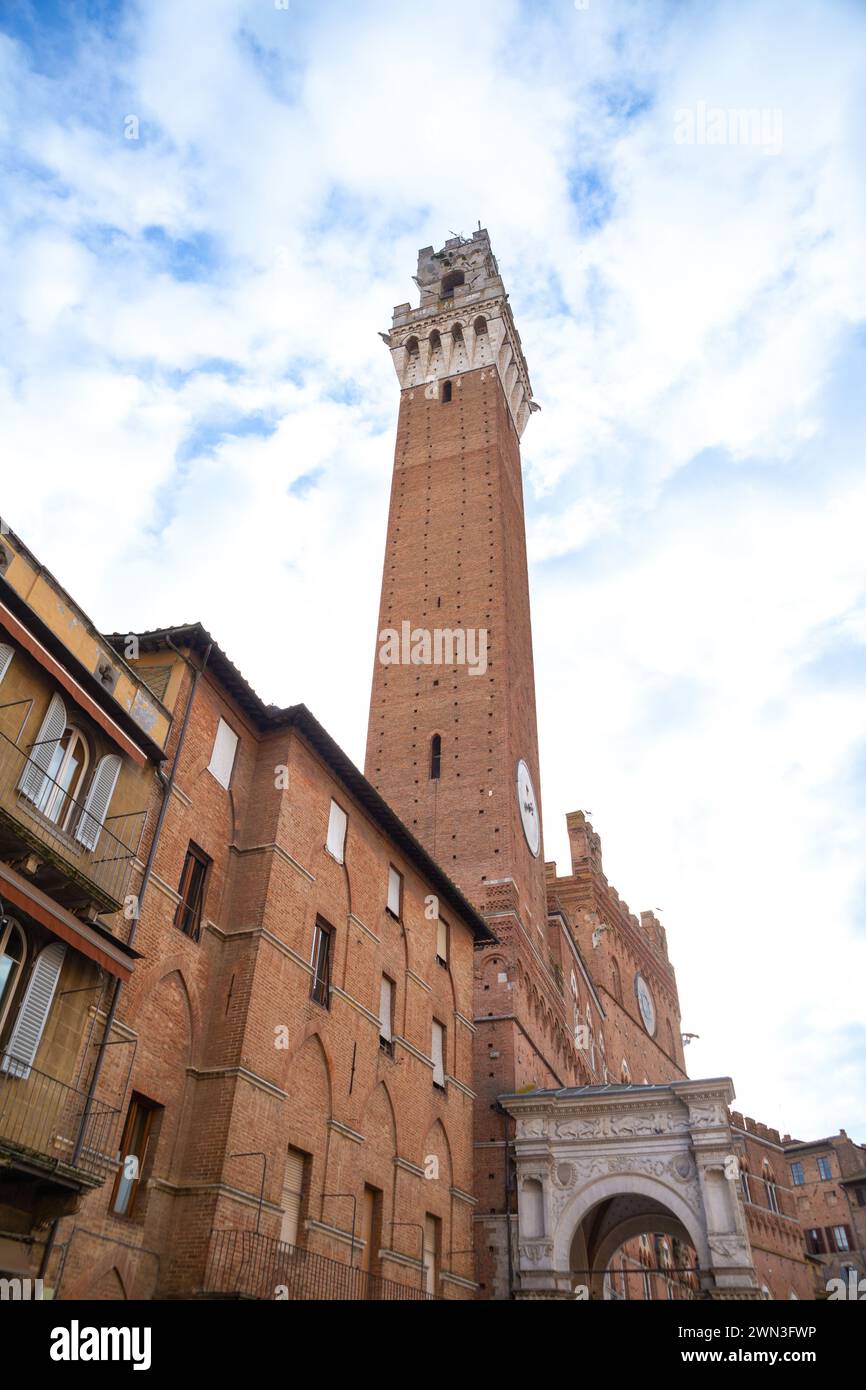 Der Turm von Mangia in Siena, Italien Stockfoto