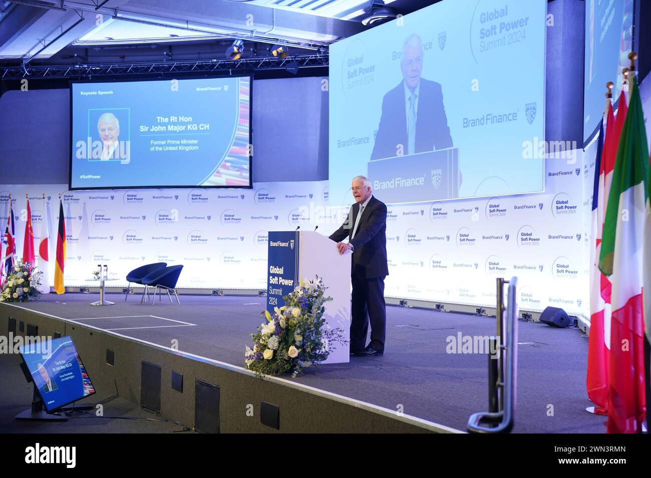 Sir John Major hält die Hauptredner beim Global Soft Power Summit 2024 im Queen Elizabeth II Centre in London. Bilddatum: Donnerstag, 29. Februar 2024. Stockfoto