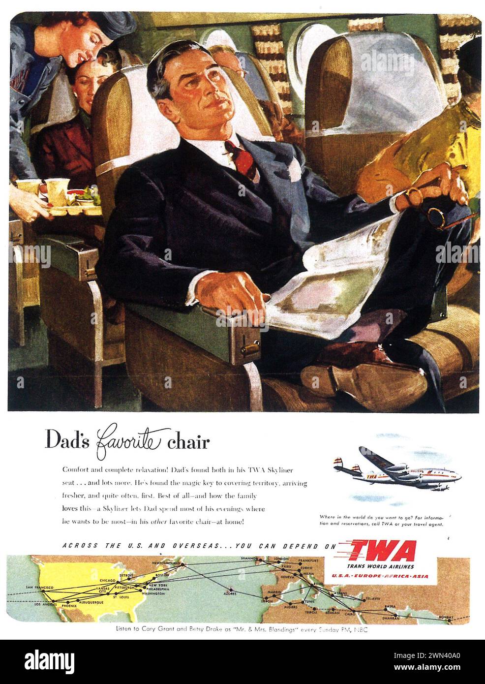 1951 TWA-Printwerbung. „Papas Lieblingsstuhl“ Stockfoto