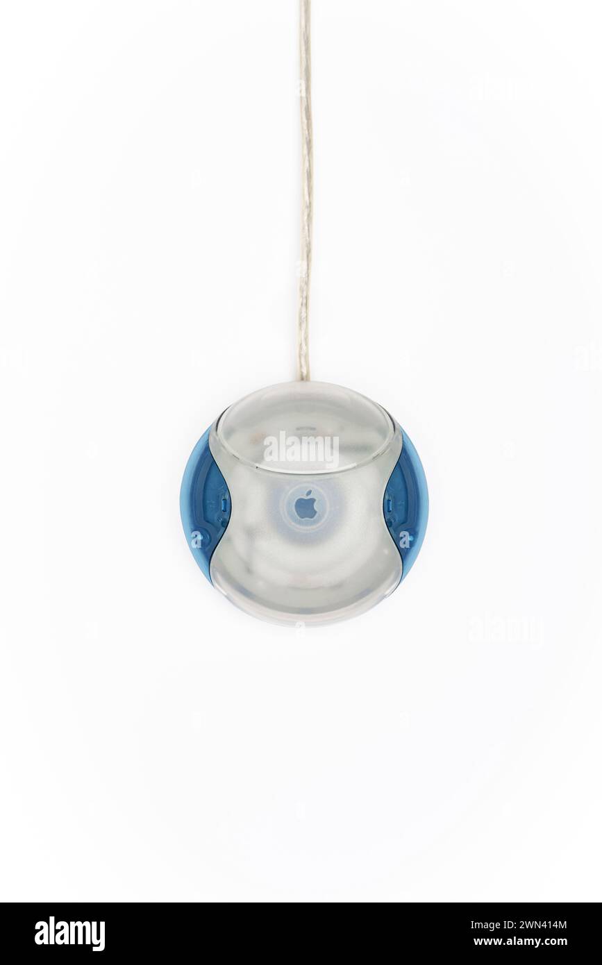 Vintage Apple Hockey Puck Maus, die 1998 mit dem Original iMac G3 geliefert wurde: Phillip Roberts Stockfoto