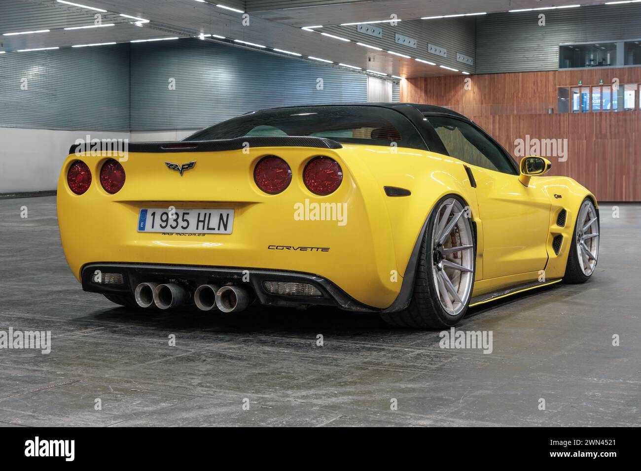 Bilbao, Spanien-11. November 2023: 1997 Chevrolet Corvette (C5) (fünfte Generation Crvette) in Parkhaus Stockfoto