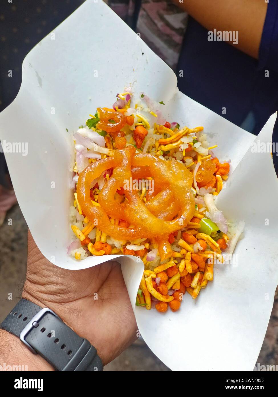 Indore Sarafa Bazaar, Indiens Hauptstadt von Midnight Food, Madhya Pradesh, Ein Genuss für Feinschmecker. Stockfoto