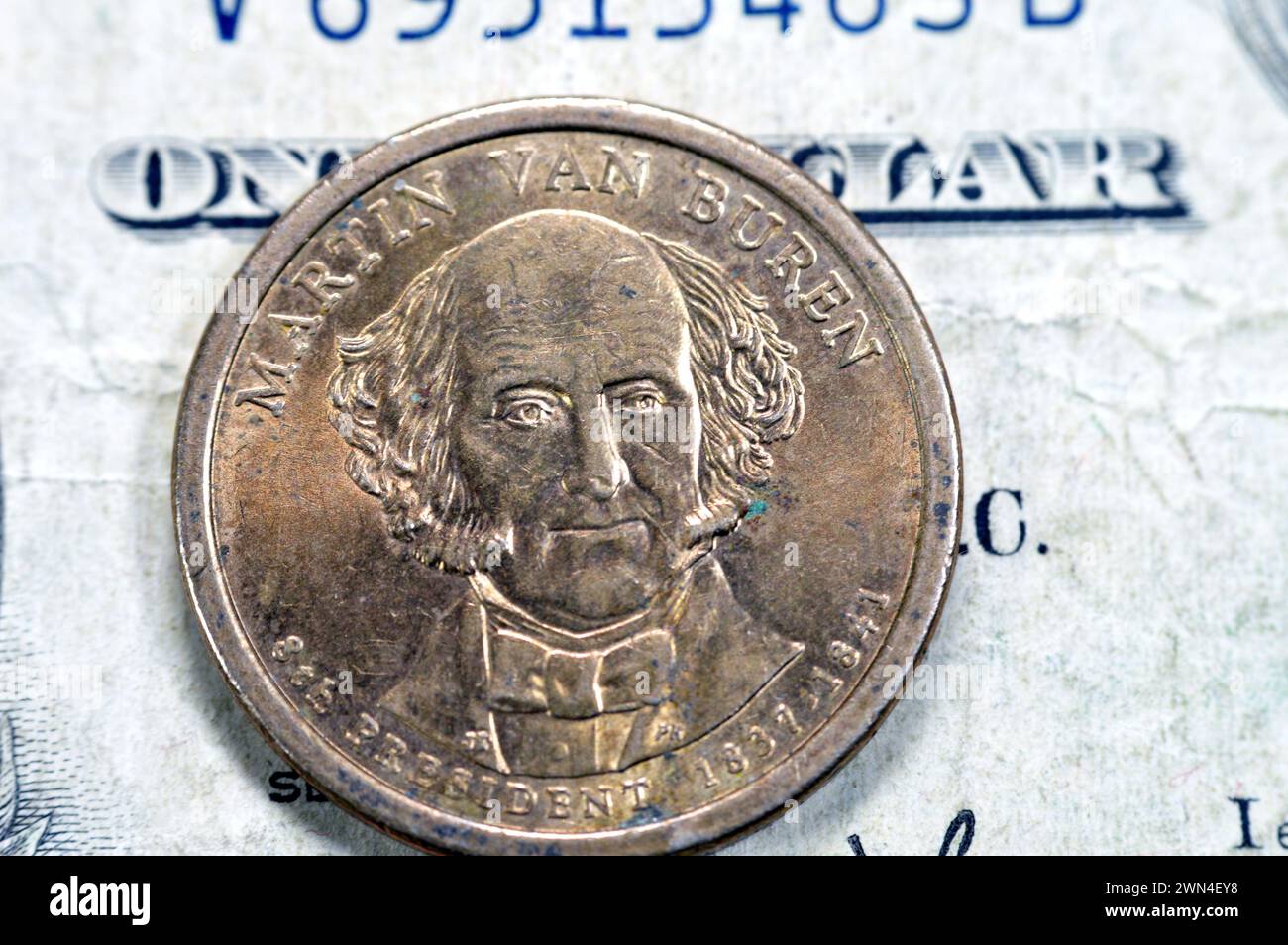 Martin Van Buren 8. Präsident der Vereinigten Staaten von Amerika auf der Vorderseite einer US-amerikanischen Gedenkmünze der Präsidentenserie, mit dem Stat Stockfoto