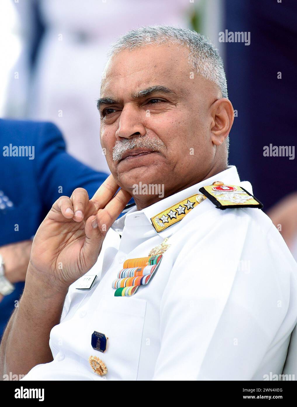 Neu-Delhi, Indien. Februar 2024. New Delhi, 28. Februar (ANI): Admiral R Hari Kumar, Chef der indischen Marine, während einer Gedenkveranstaltung zu Ehren des Lebens und Vermächtnisses des ehemaligen Navy-Veteranen und Cricket-Coach MR. Baig, am Mittwoch im Kota House in Neu-Delhi. (ANI Foto via Hindustan Times/SIPA USA/Rahul Singh) Credit: SIPA US/Alamy Live News Stockfoto
