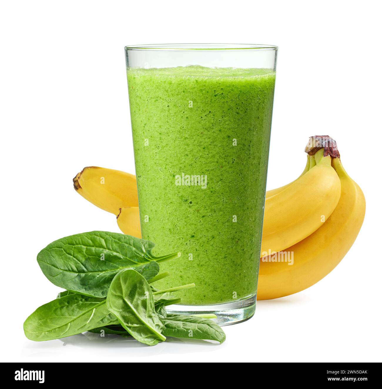 Glas grüner Spinat-Bananen-Smoothie isoliert auf weißem Hintergrund Stockfoto