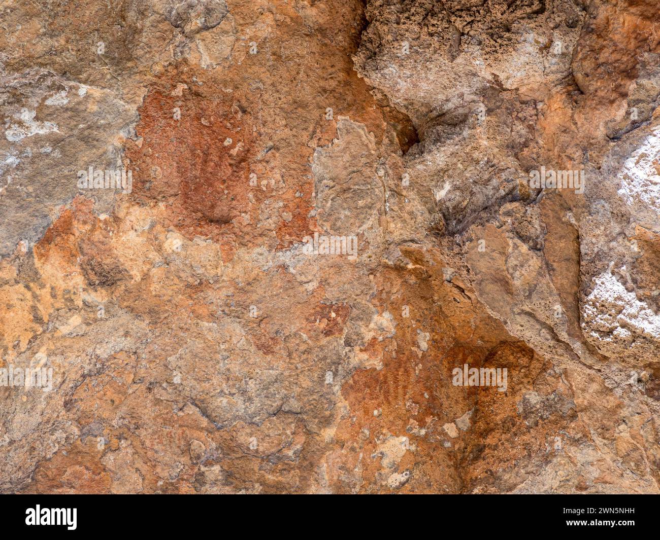 Paredon con pinturas, prähistorische Gemälde an den Wänden einer Höhle, Park Patagonia Abschnitt Jeinimeni, Patagonia, Chile Stockfoto