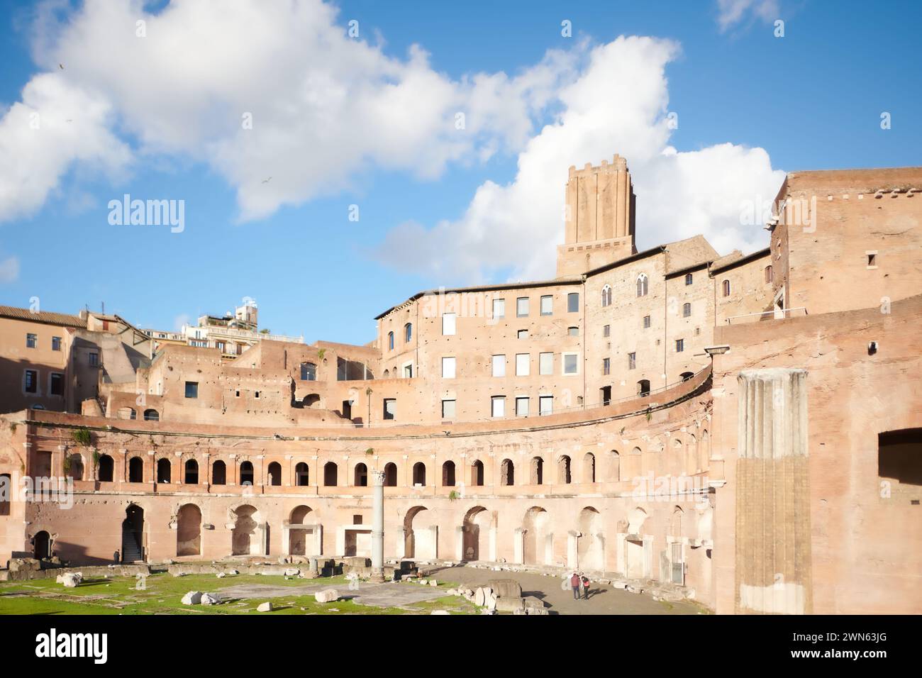 Forum des Augustus in Rom unter blauem Himmel Stockfoto