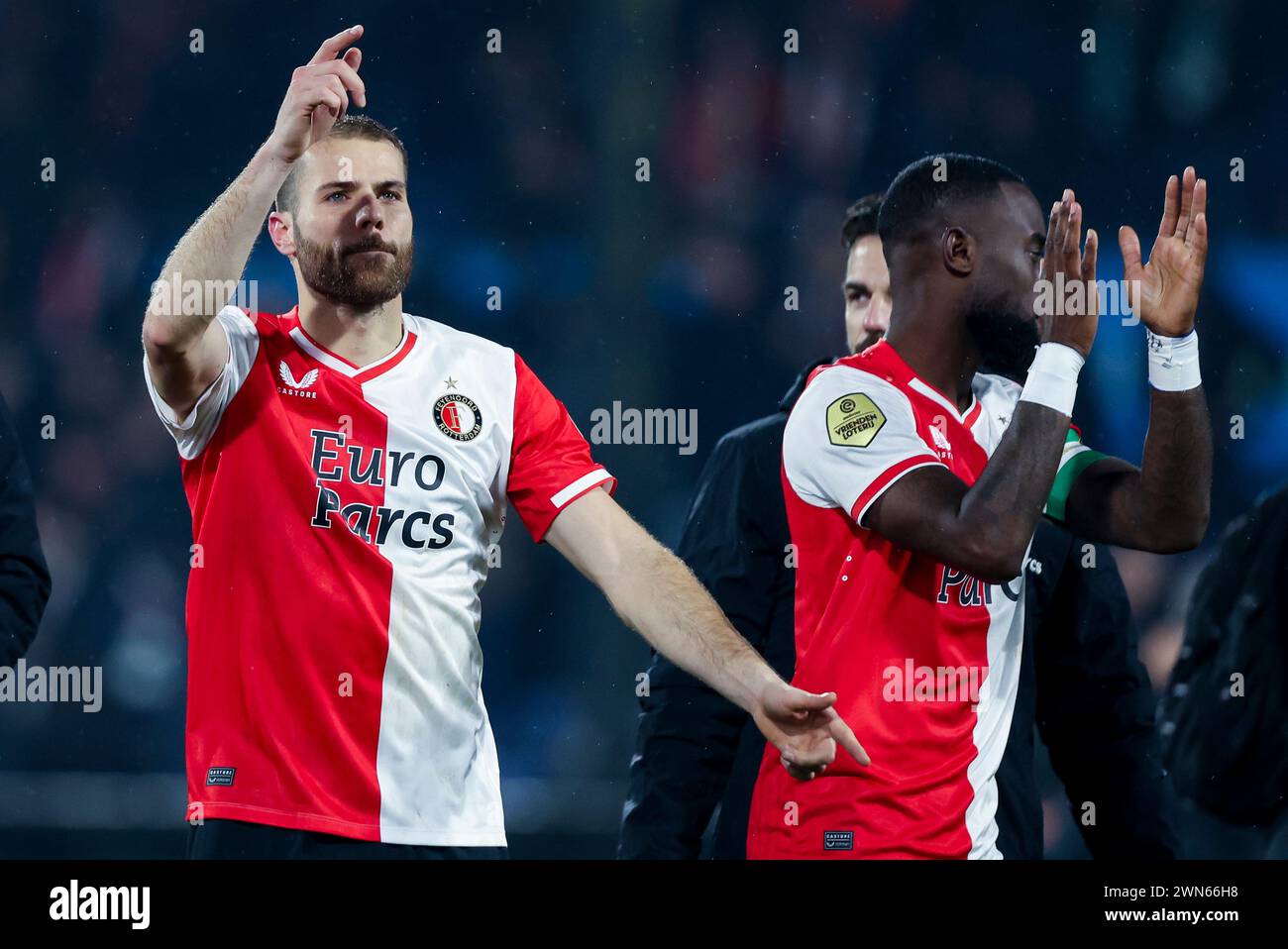 ROTTERDAM, NIEDERLANDE - 29. FEBRUAR: Bart Nieuwkoop (Feyenoord Rotterdam) und Lutshare Geertruida (Feyenoord Rotterdam) während der Toto KNVB Beker m Stockfoto