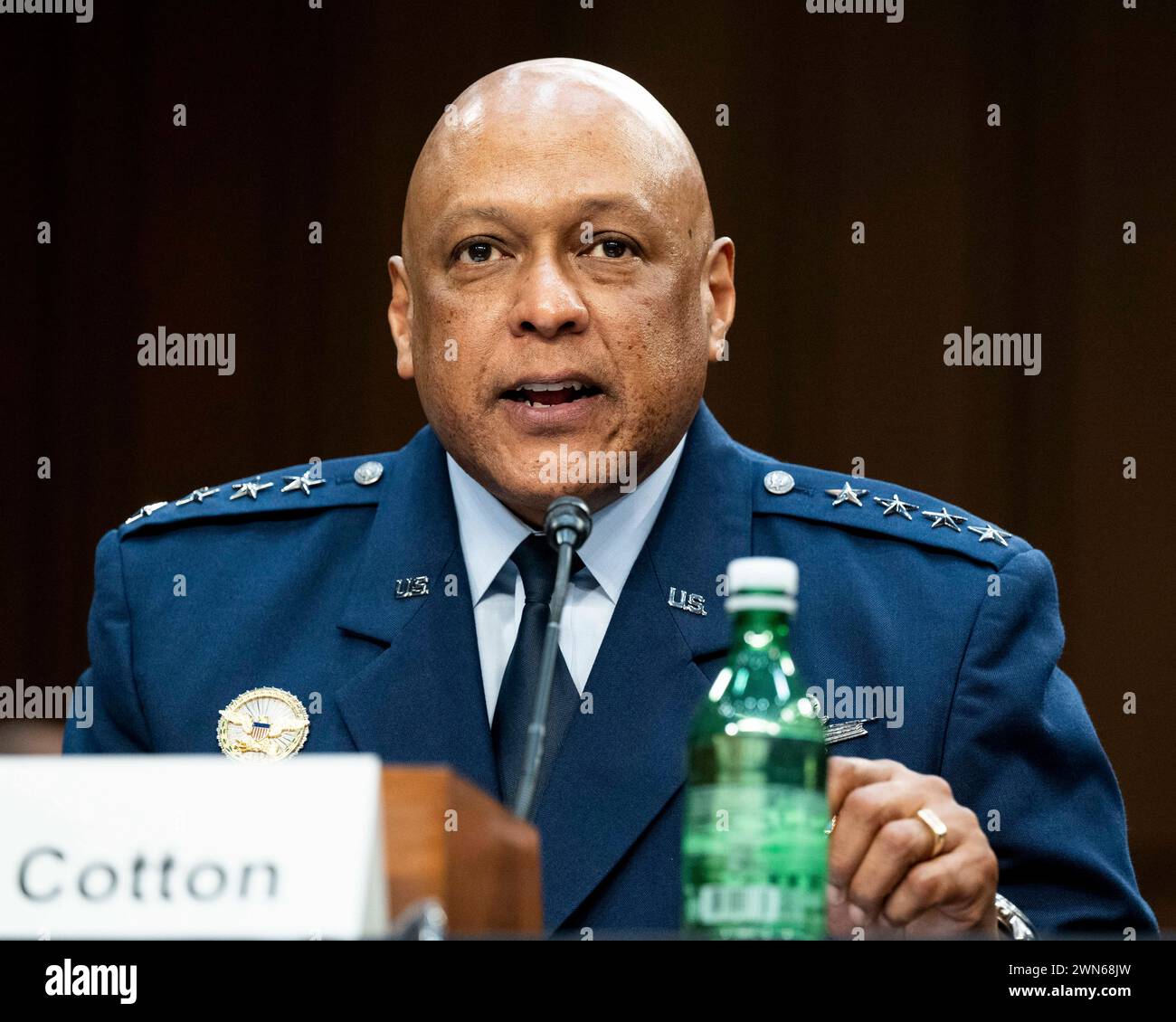 Washington, District of Columbia, USA. Februar 2024. General ANTHONY COTTON, USAF, Befehlshaber des Strategic Command der Vereinigten Staaten, sprach bei einer Anhörung des Armed Services Committee des Senats im US Capitol. (Kreditbild: © Michael Brochstein/ZUMA Press Wire) NUR REDAKTIONELLE VERWENDUNG! Nicht für kommerzielle ZWECKE! Stockfoto