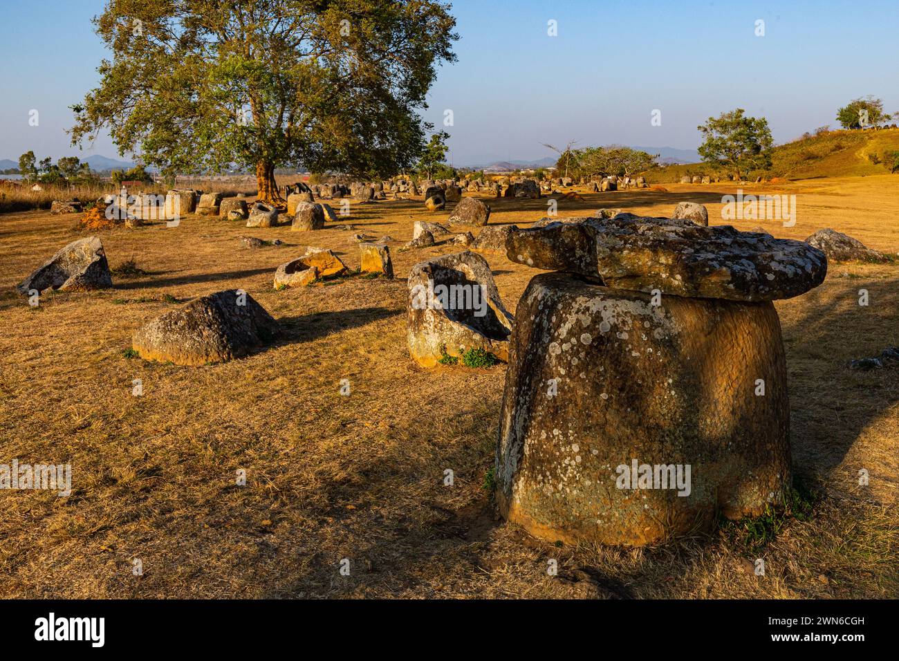 Die Ebene der Gläser ist eine der wichtigsten prähistorischen Stätten in Südostasien, in der Nähe von Phonsavan, Xieng Khuang in Laos. Die Ebene der Gläser ha Stockfoto