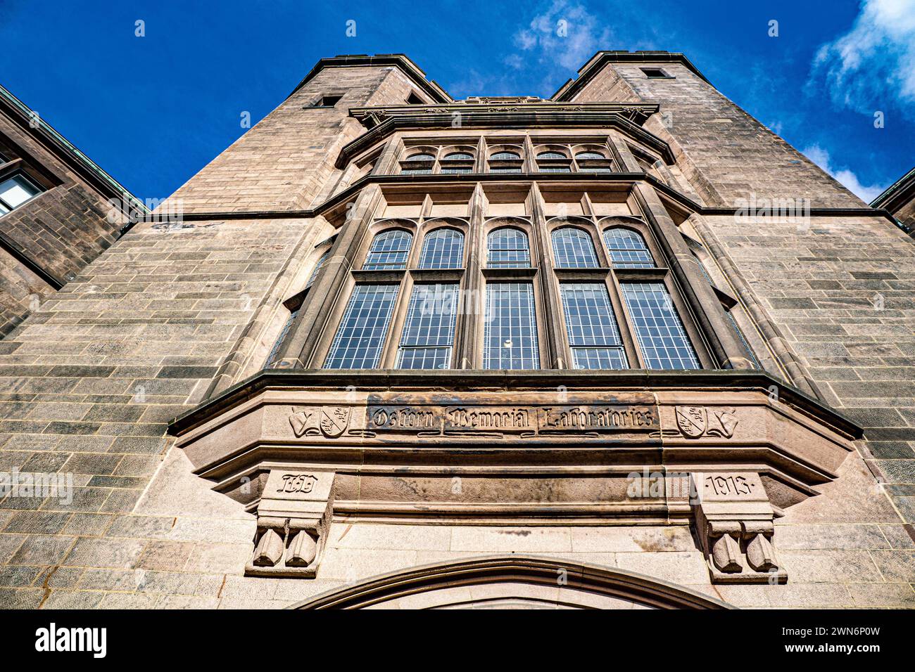 Osborn Memorial Laboratories, extrem niedrige Ansicht, Yale University, New Haven, Connecticut, USA Stockfoto