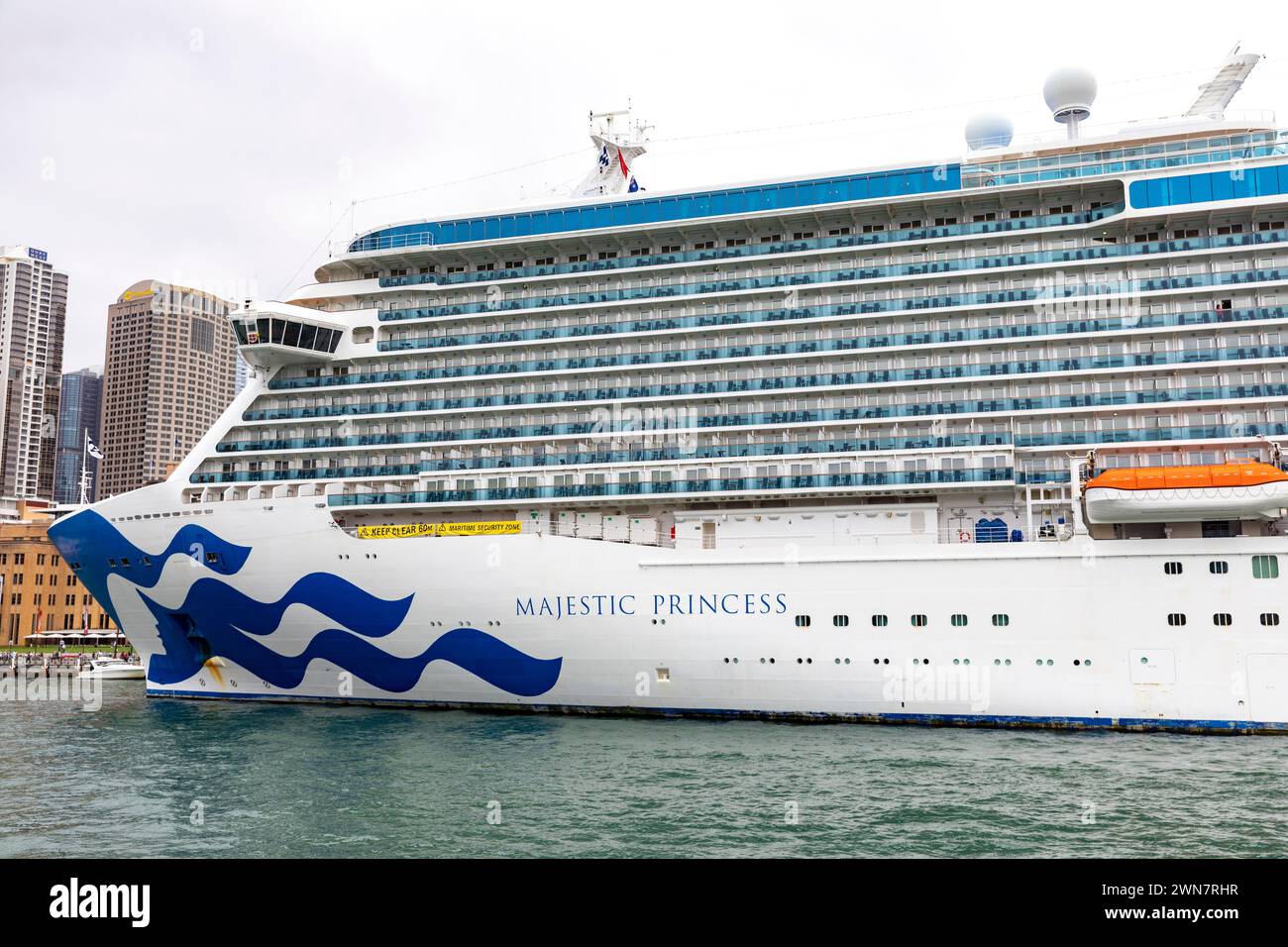 Princess Cruises, Majestic Princess Kreuzfahrtschiff Ocean Liner im Übersee Passagierterminal in Sydney Cove, Sydney, NSW, Australien Stockfoto