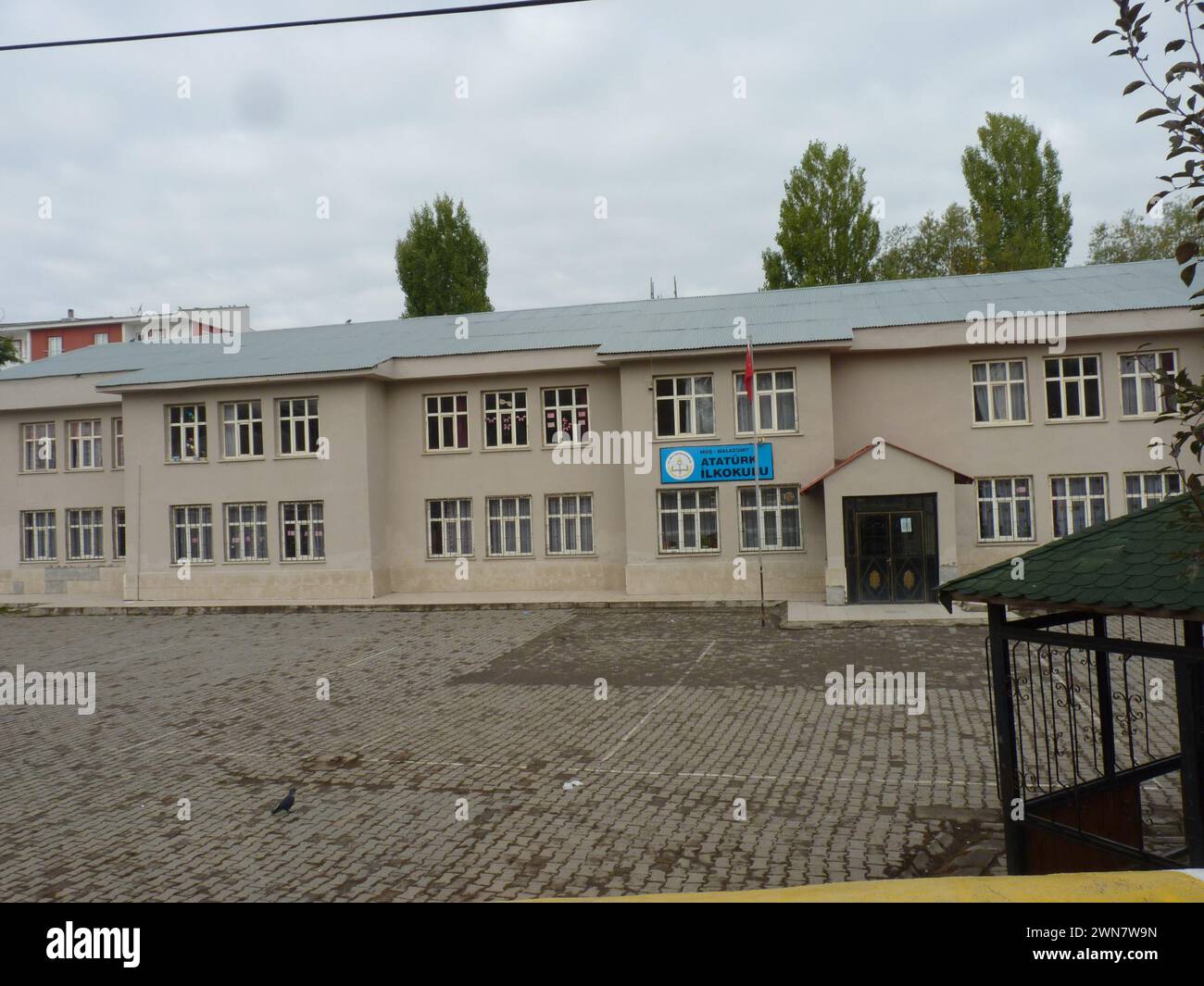 Mus, Malazgirt, Türkei, 24. Oktober 2015, Atatürk Primary Old School Stockfoto