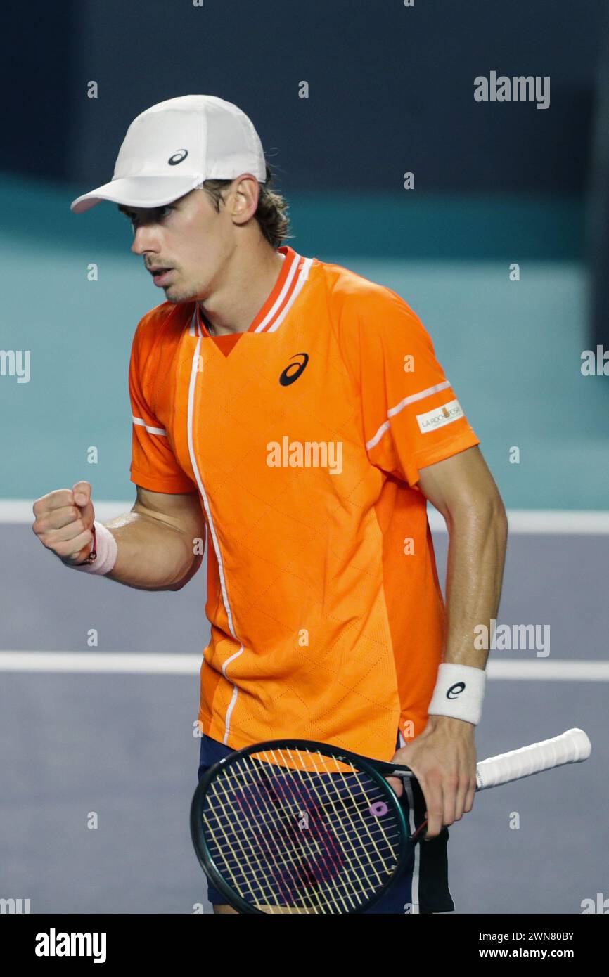 Acapulco, Mexiko. Februar 2024. Alex de Minaur aus Australien reagiert im Viertelfinalspiel gegen Stefanos Tsitsipas aus Griechenland beim ATP Mexican Open-Tennisturnier 2024 in Acapulco, Mexiko, am 29. Februar 2024. Quelle: Francisco Canedo/Xinhua/Alamy Live News Stockfoto