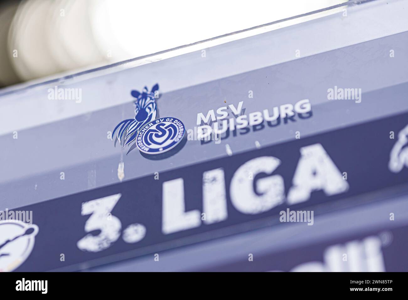 Duisburg, Deutschland. Februar 2024. firo: 17.02.2024, Fußball, 3. Liga, Saison 2023.2024, MSV Duisburg - 1. FC Viktoria Köln MSV Duisburg, Branding, Logo, 3. Liga Credit: dpa/Alamy Live News Stockfoto