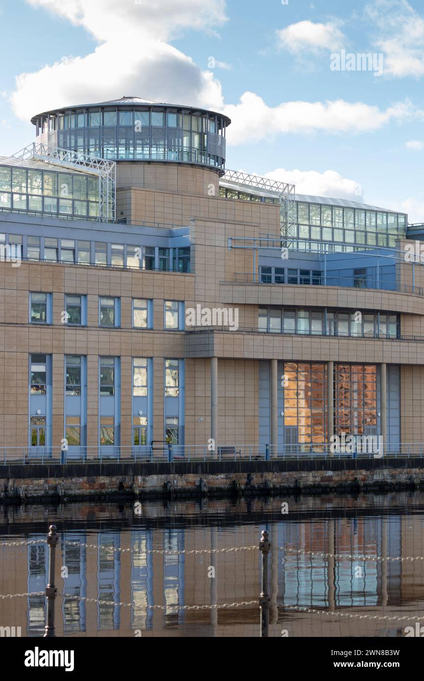 Schottisches Regierungsgebäude am Victoria Quay vom Ocean Drive in Leith, Edinburgh Stockfoto Schottisches Regierungsgebäude am Victoria Quay vom Ocean Drive in Leith, Edinburgh Stockfoto