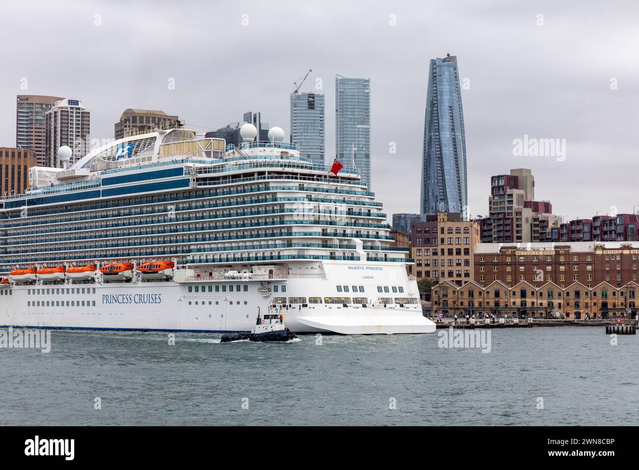 Majestätisches Princess Kreuzfahrtschiff neben dem Übersee Passagierterminal im Hafen von Sydney, NSW, Australien Stockfoto