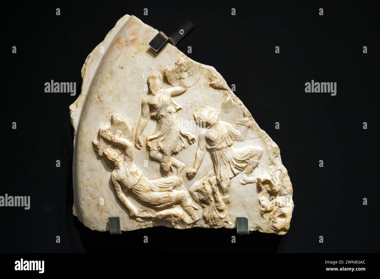 Fragment eines Schildes von Athena Parthenos, Herkunft unbekannt - Pentelismarmor, erste Hälfte des 1. Jahrhunderts n. Chr. - Vatikanmuseum, Vatikanstadt Stockfoto