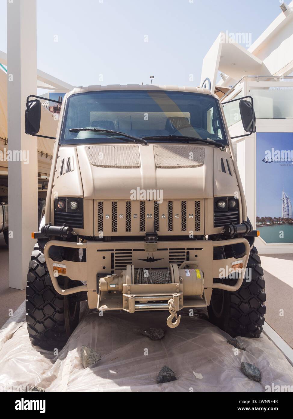 Abu Dhabi, VAE – 25. Februar 2015: Bremach T-Rex All-Terrain Truck in IDEX 2015 Stockfoto