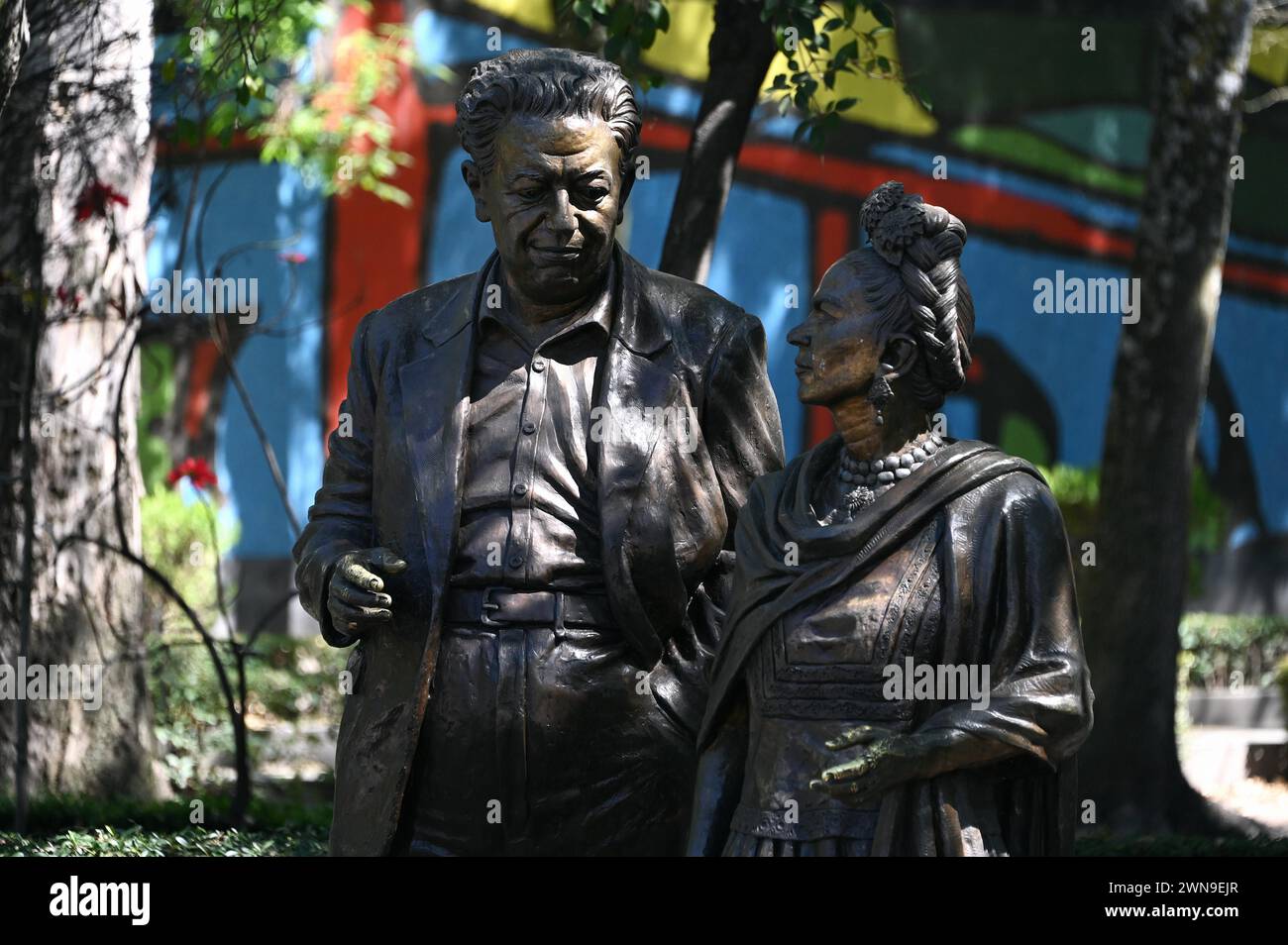 Statuen von Frida Kahlo und Diego Rivera im Frida Kahlo Park, Coyoacan, Mexiko-Stadt Stockfoto