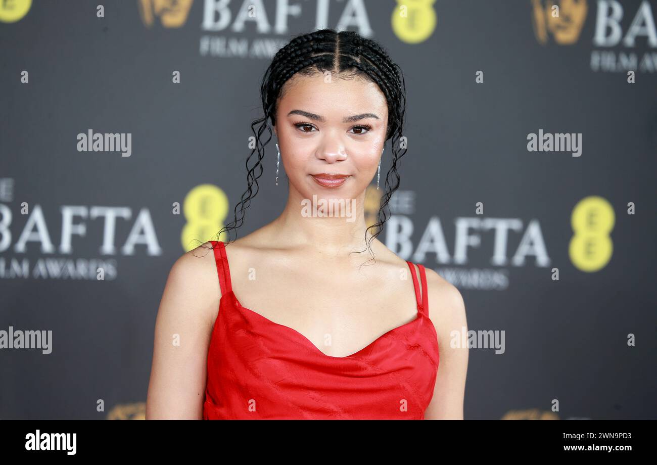 India Amarteifio nimmt 2024 an den EE BAFTA Film Awards in der Royal Festival Hall in London Teil. Stockfoto