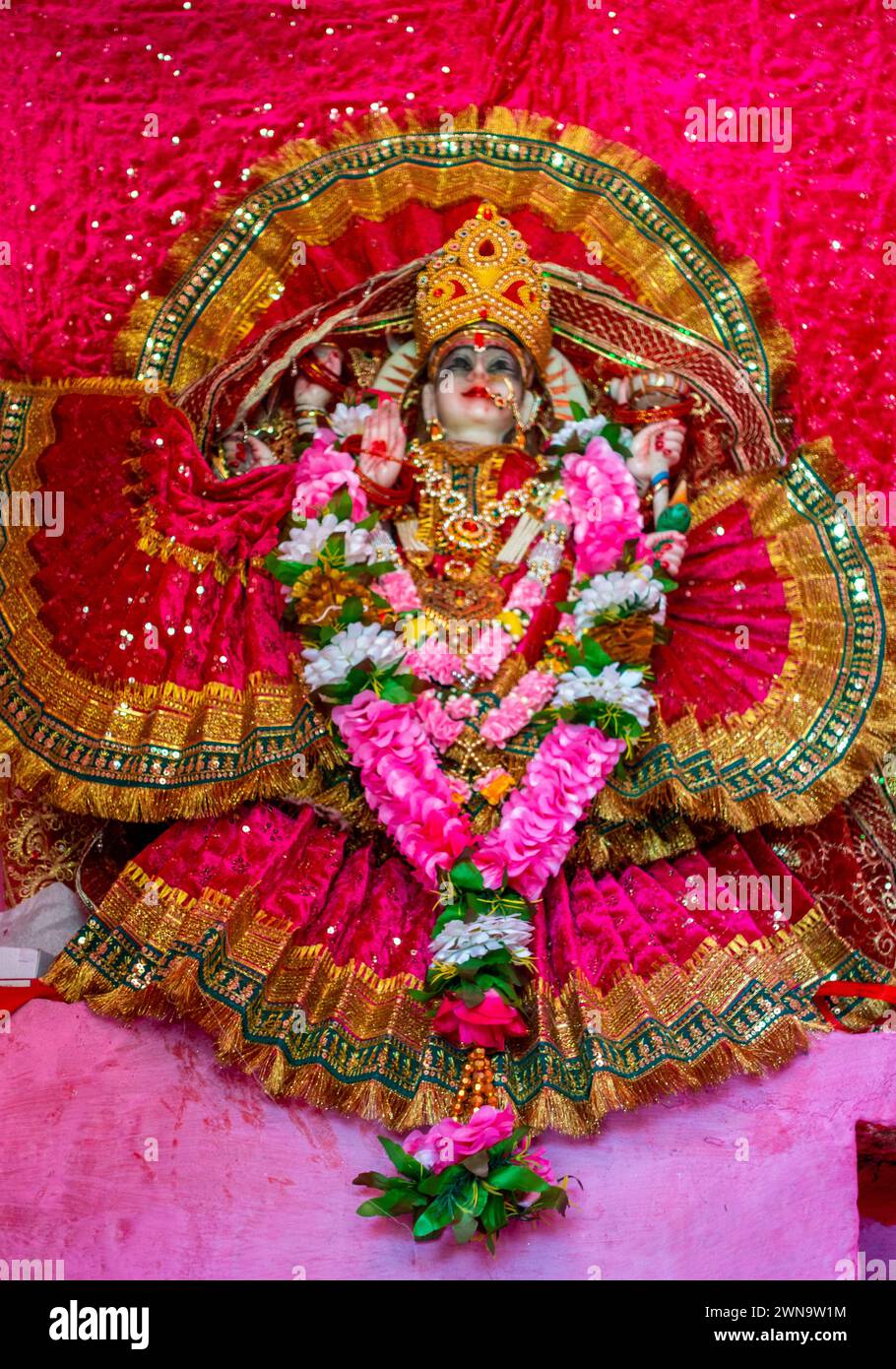 Februar 2024, Uttarakhand Indien. Göttin Durga Statue: Traditionelles Dekor, Uttarakhand Tempel, Indien Stockfoto