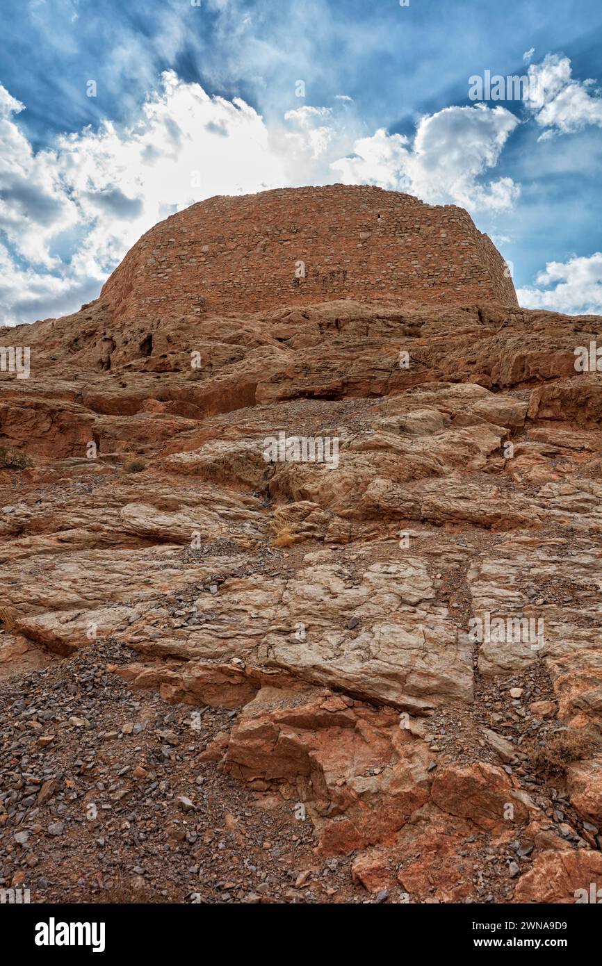 Blick auf den Zoroastrischen Turm der Stille in Yazd, Iran. Stockfoto