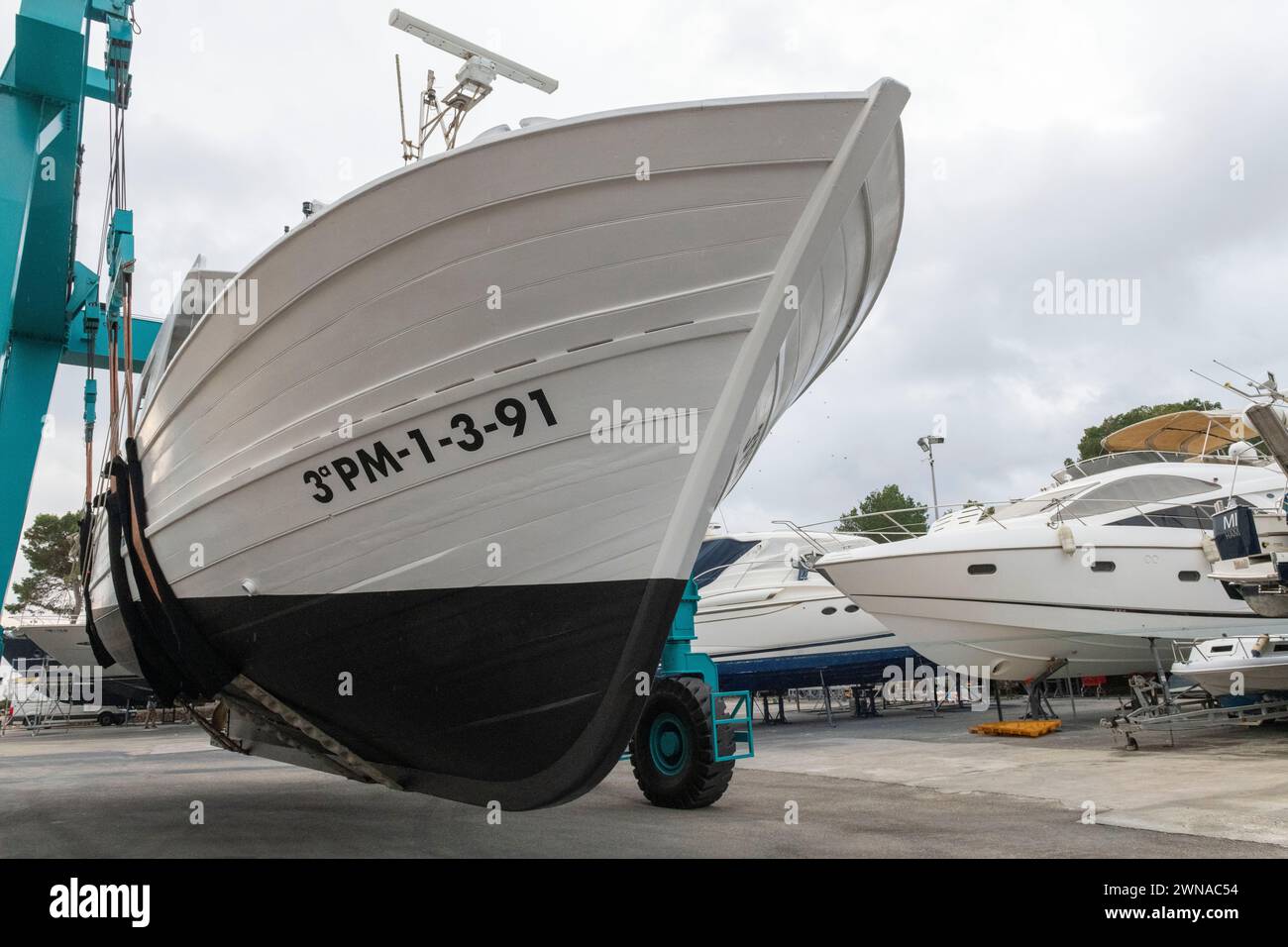 Inbetriebnahme der "Marjupe II" in der Werft Cala d'Or nach dreimonatiger Reparatur. Stockfoto