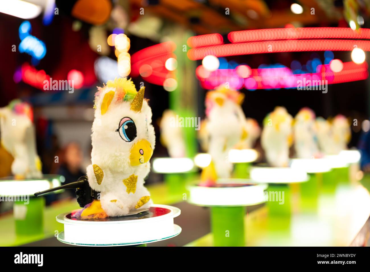 SANTA MONICA, KALIFORNIEN, USA: Der Pacific Park am weltberühmten Santa Monica Pier bietet eine Fülle an Unterhaltung für die ganze Familie. Stockfoto