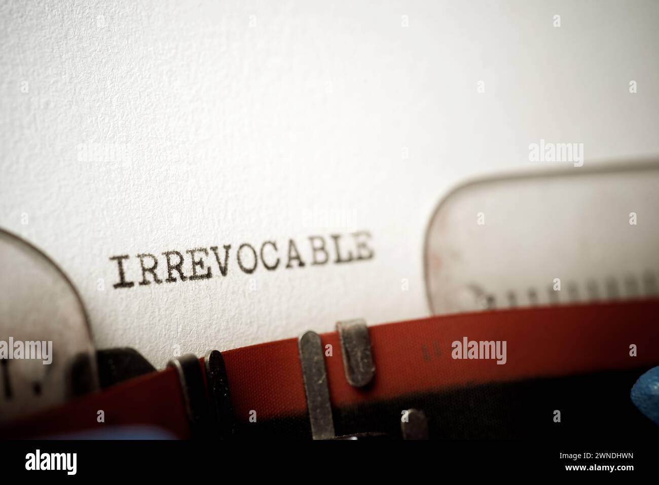 Unwiderrufliches Wort, geschrieben mit einer Schreibmaschine. Stockfoto