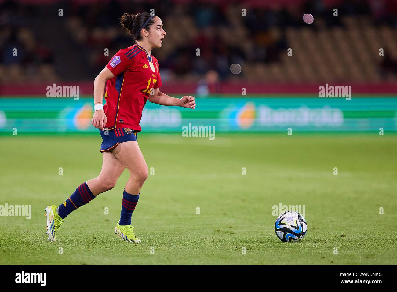 Lucia Garcia aus Spanien spielte am 28. Februar 2024 im Olympischen de la Cartuja-Stadion in Sevilla, Spanien, während des Endrunde der UEFA Women's Nations League zwischen Spanien und Frankreich. (Foto: Andres Gongora/PRESSINPHOTO) Credit: PRESSINPHOTO SPORTS AGENCY/Alamy Live News Stockfoto