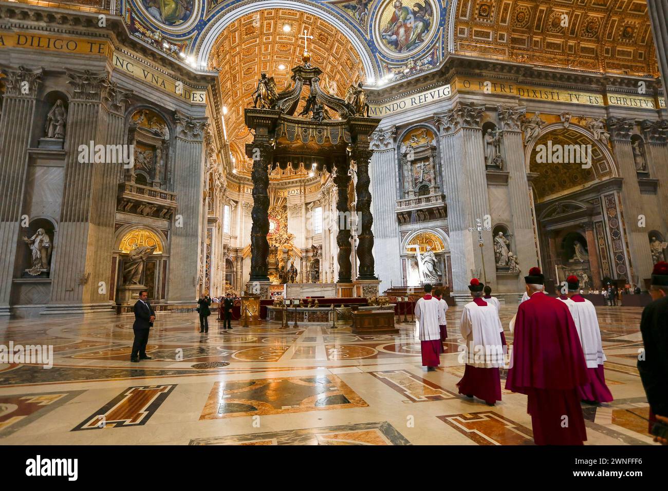 Vatikanstadt Rom, Italien - 26. Mai 2016 - religiöse Messe im Inneren der berühmten Petersdom, Basilika di San Pietro im Vatica Stockfoto