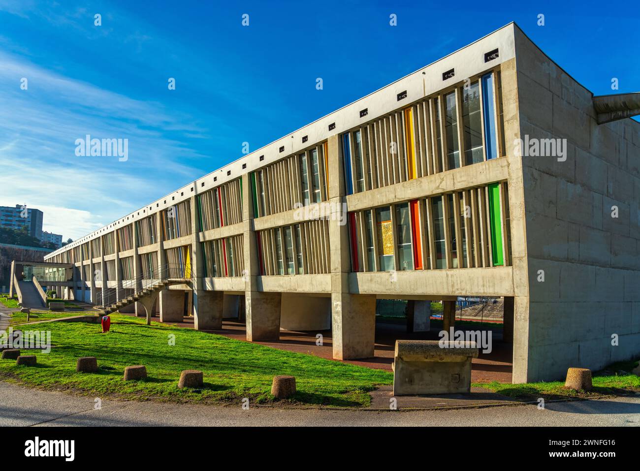 Das Maison de la Culture of Firminy von dem Architekten Le Corbusier ist Teil des internationalen Netzwerkes von Stätten, das von der UNO anerkannt wurde. Firminy Stockfoto