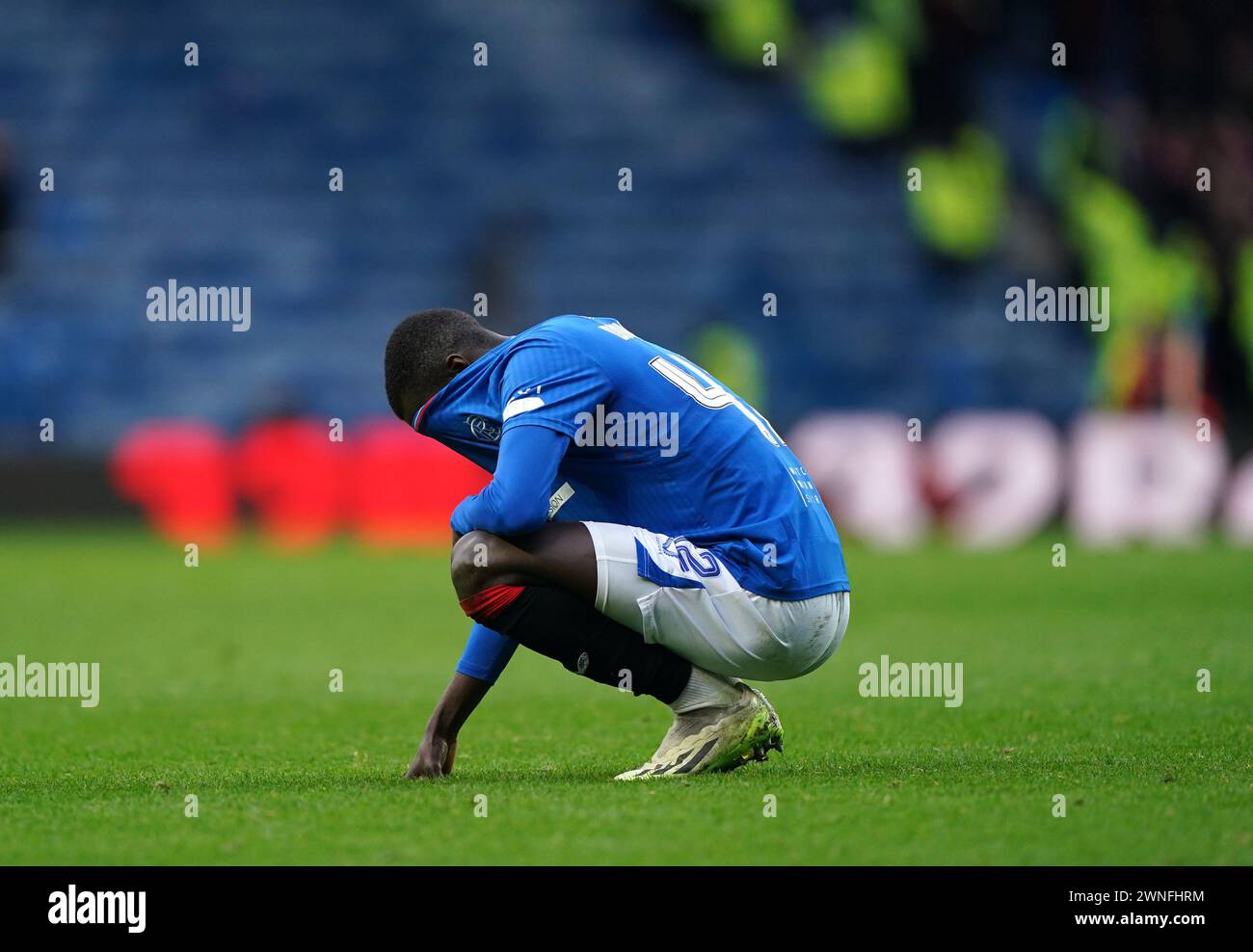 Rangers' Mohammed Diomande wurde nach dem Cinch-Premiership-Spiel im Ibrox Stadium, Rangers, niedergeschlagen. Bilddatum: Samstag, 2. März 2024. Stockfoto